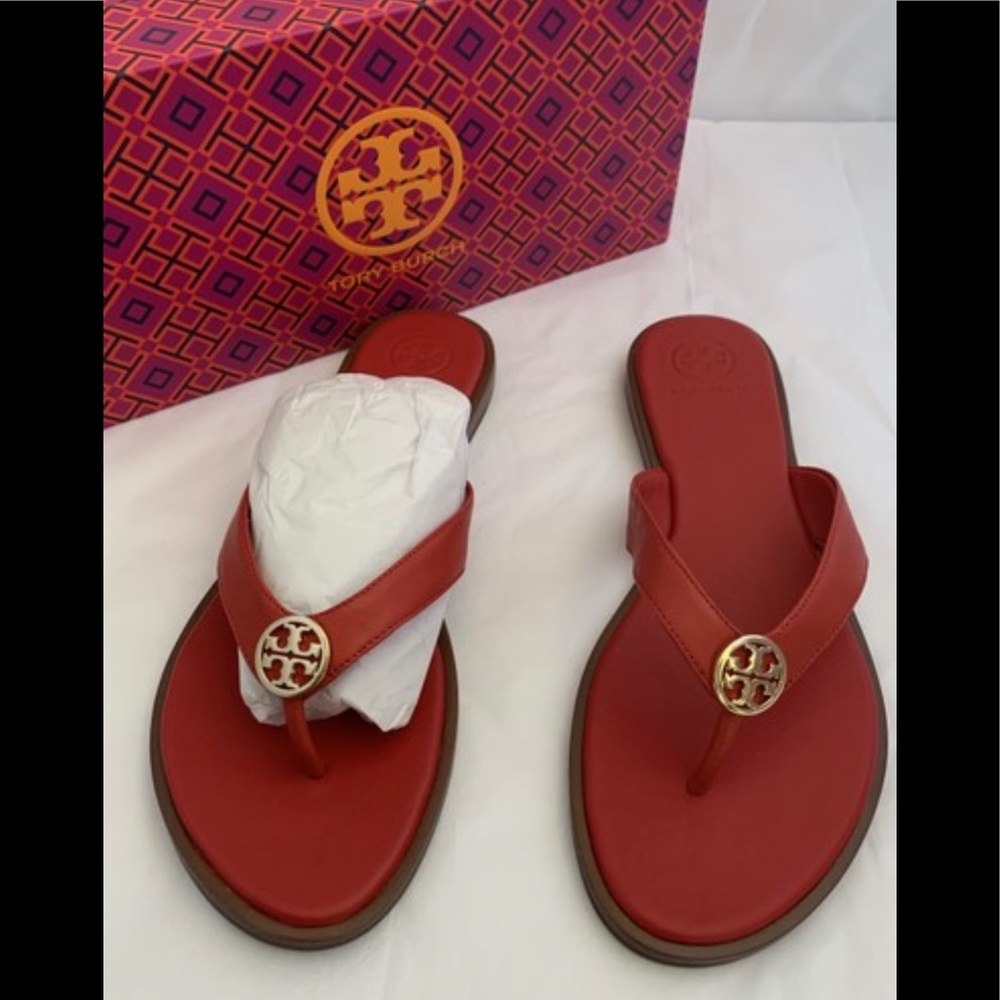 NWT Tory Burch Benton Thongs (size 8)